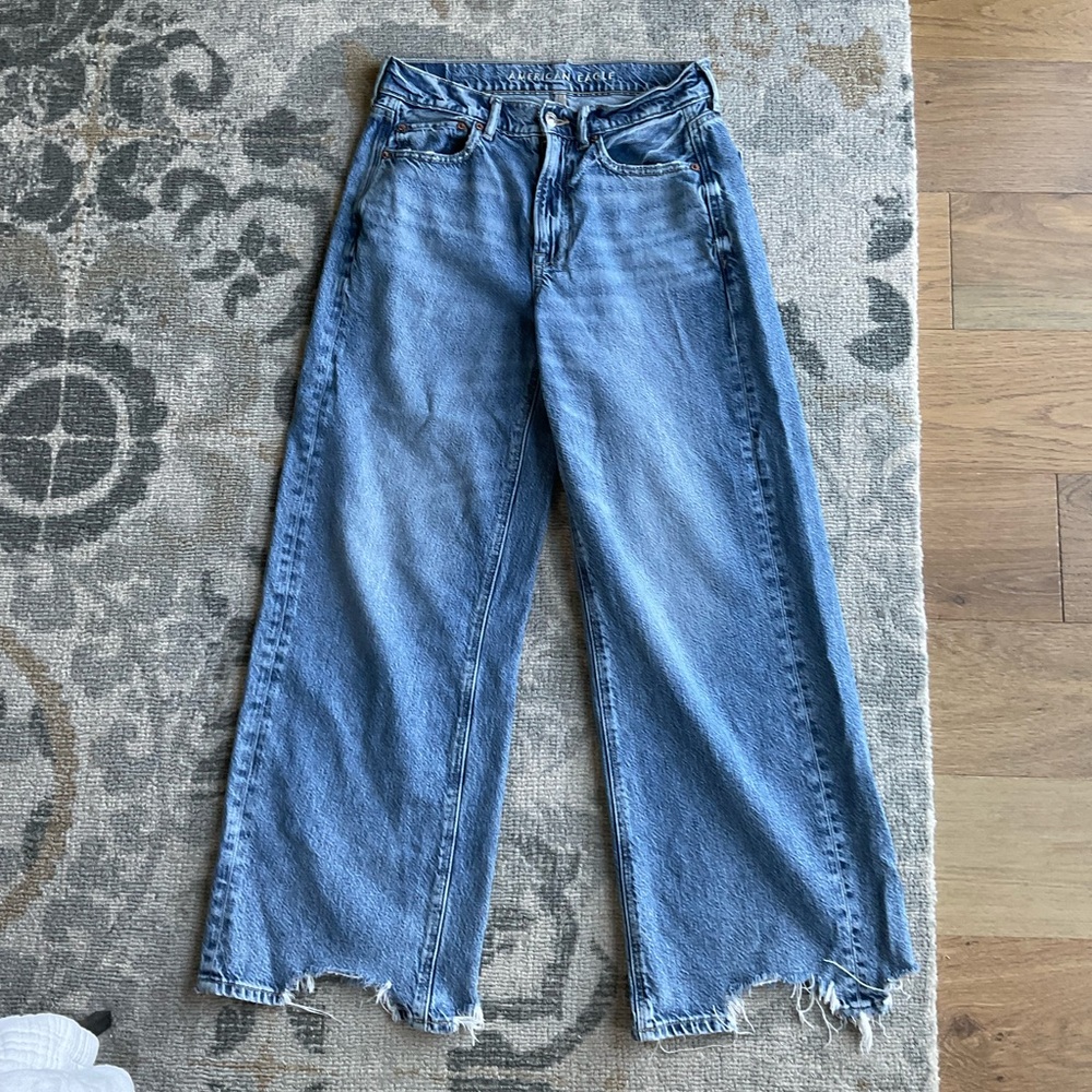 American Eagle Super High-Rise Baggy Wide Leg Jeans